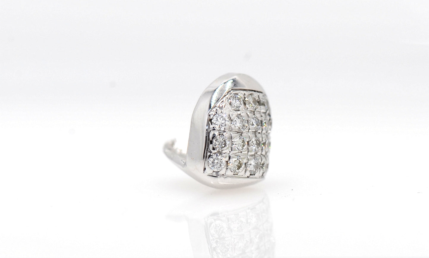 JDTK-G63-RIDING SOLO SINGLE 18K INDIVIDUAL DIAMOND TOOTH