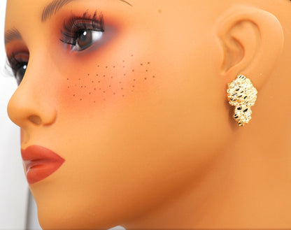 10k Yellow Gold Nuggett Earrings. Large