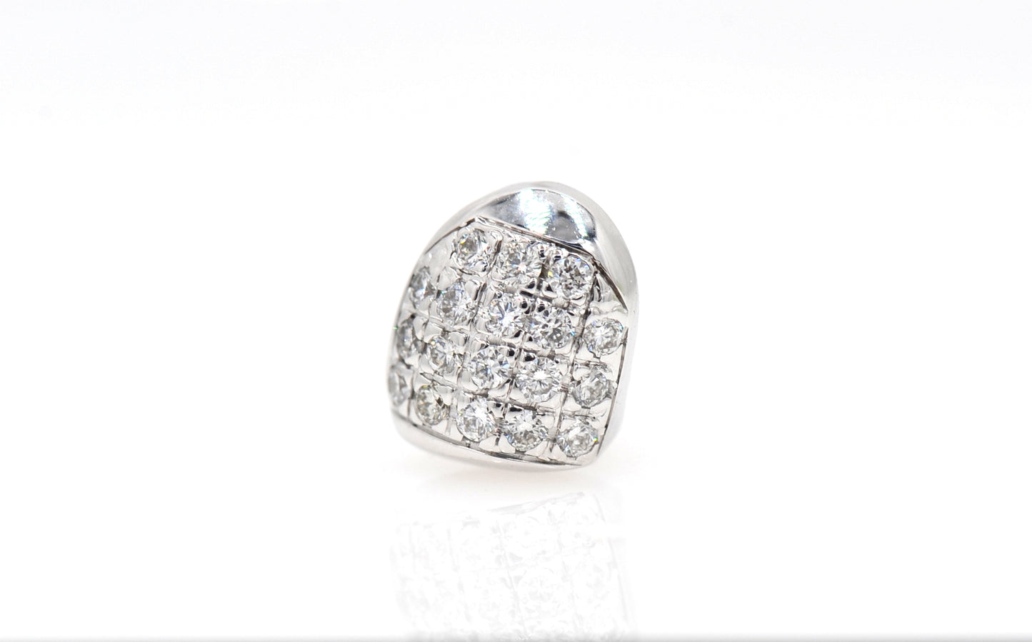 JDTK-G63-RIDING SOLO SINGLE 18K INDIVIDUAL DIAMOND TOOTH