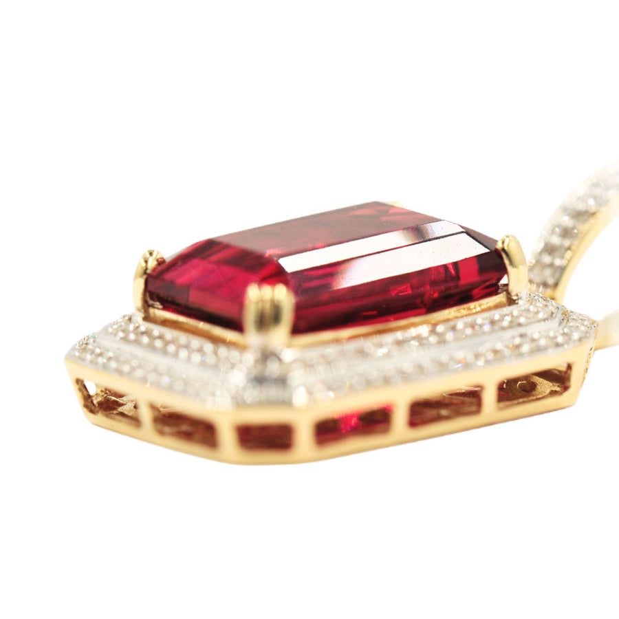 10KY 0.50CTW DIAMOND 2-ROW PENDANT WITH 7.00CT SYNTHETIC RUBY