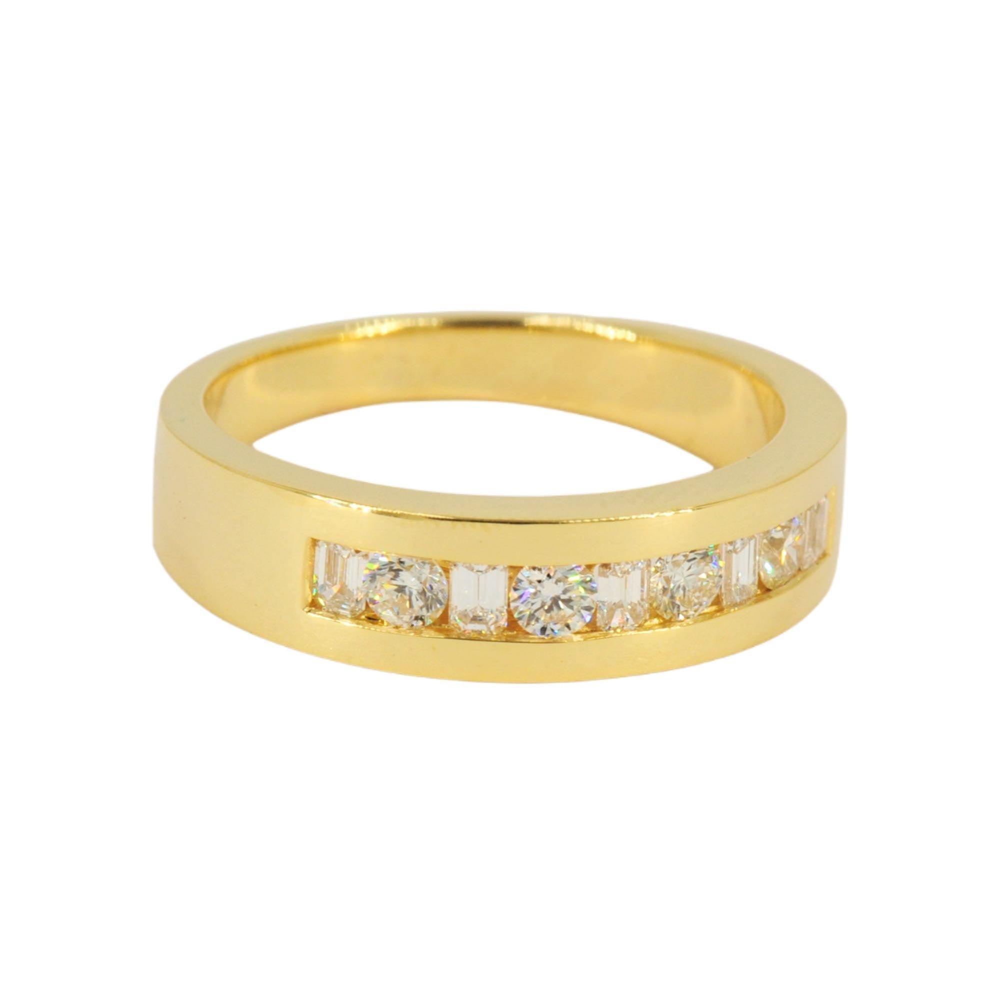 CUSTOM 9 DIAMOND EMERALD AND ROUND GOLD RING BAND - Johnny Dang & Co